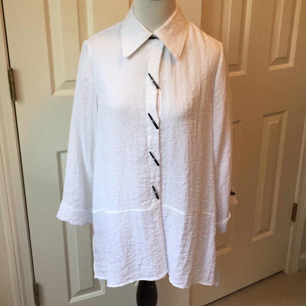 Gumps white 3/4 length sleeve blouse